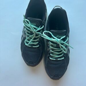 ASICS gel venture 6 Black and Mint Green Running Shoes size 9